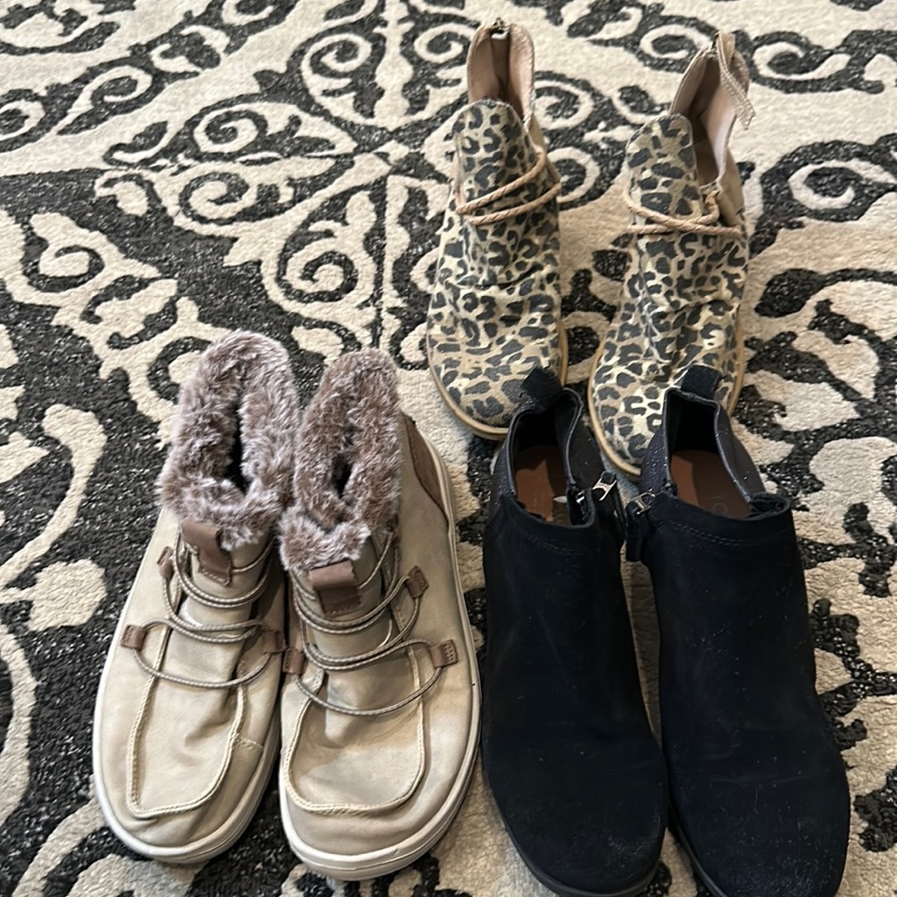 Boutique Bootie Lot size 7